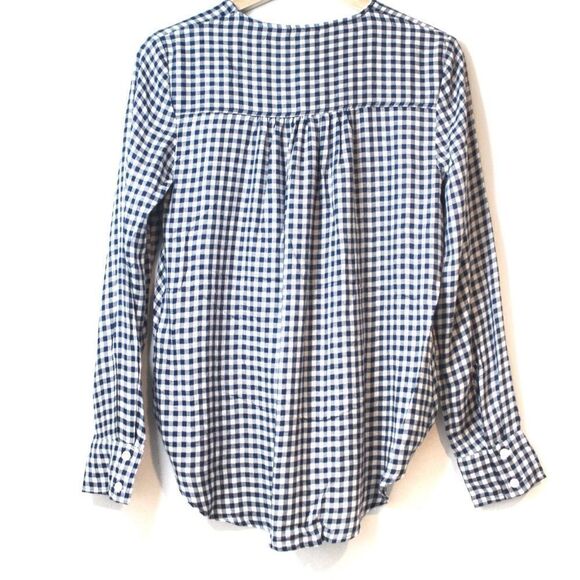 NWT Max Studio V-neck Crossover Long Sleeve Top XS - Picture 2 of 7